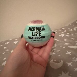 PINK Victoria's Secret Mermaid Life Bath Bomb - Ocean Breeze (5 for $25)